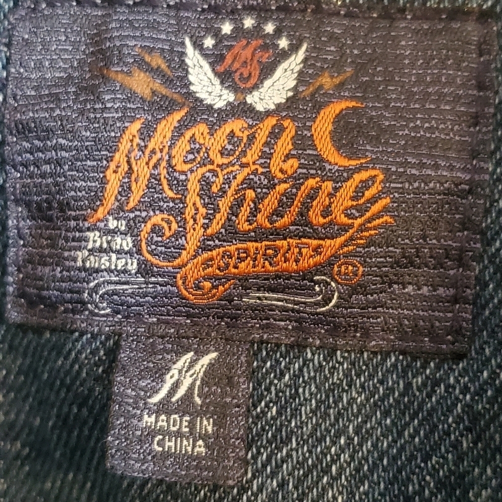 MOONSHINE SPIRITS BY BRAD PAISLEY. DENIM JACKET. DISTRESSED. MENS MED - Picture 4 of 9